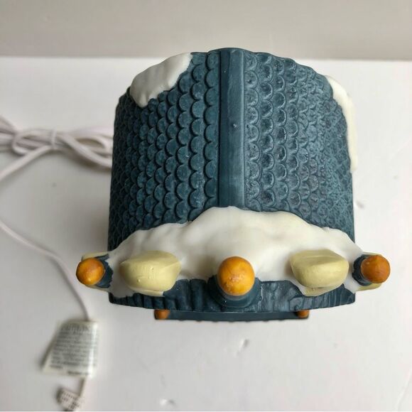 DICKENS COLLECTABLES TOWNE SERIES "EATON SQUARE" PORCELAIN HOUSE LIGHTED 1997 - Picture 10 of 11